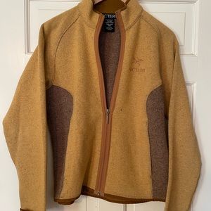 Arc’teryx color block exposed zip front dbl-knit cardigan.